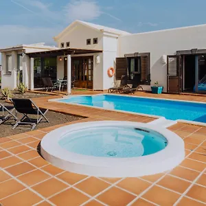 Villa Marina Deluxe & Pool